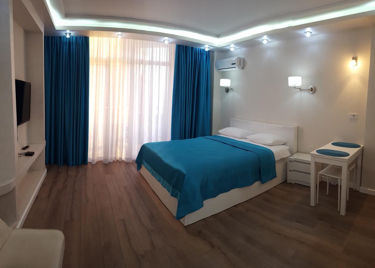 Снять жилье в батуми посуточно. Orbi Sea Towers. Orbi Sea Towers Batumi. Orbi Батуми кухня. Orbi Hotel Batumi Rooms.